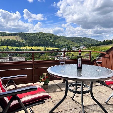 Gemuetliche 3-Zimmer-Wohnung Mit Panoramablick Und Kostenlosem Ueberdachten Parkplatz Winterberg Exterior foto